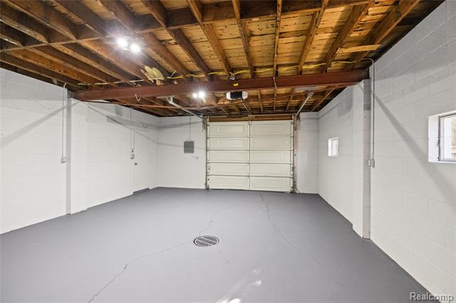 Builiding view thirty seven for 65 Algansee, Troy, MI. 48083