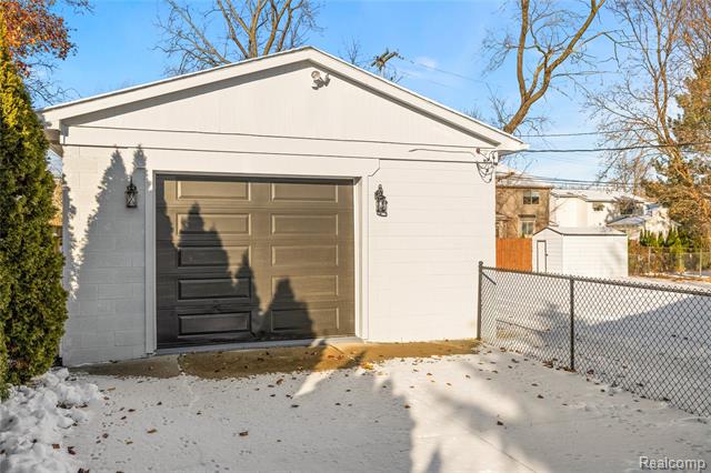 Builiding view thirty three for 65 Algansee, Troy, MI. 48083