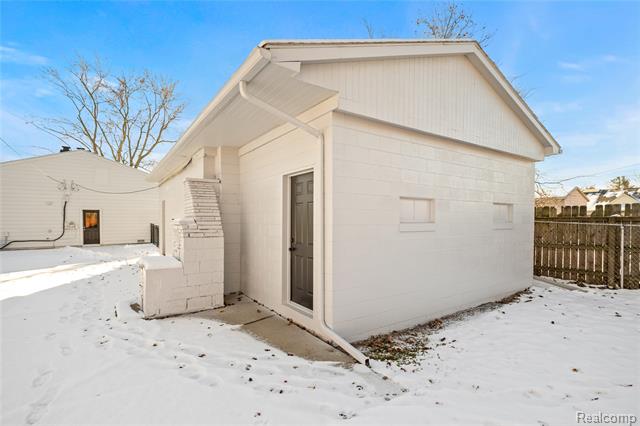 Builiding view thirty two for 65 Algansee, Troy, MI. 48083