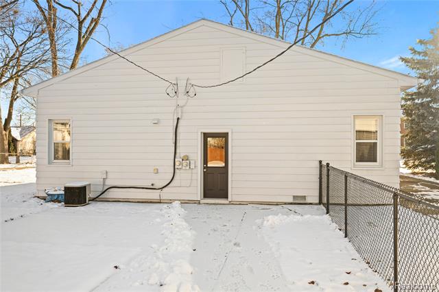 Builiding view thirty for 65 Algansee, Troy, MI. 48083