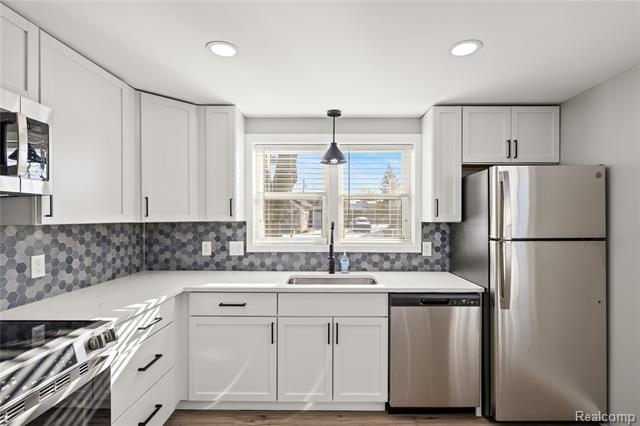 Builiding view twelve for 65 Algansee, Troy, MI. 48083