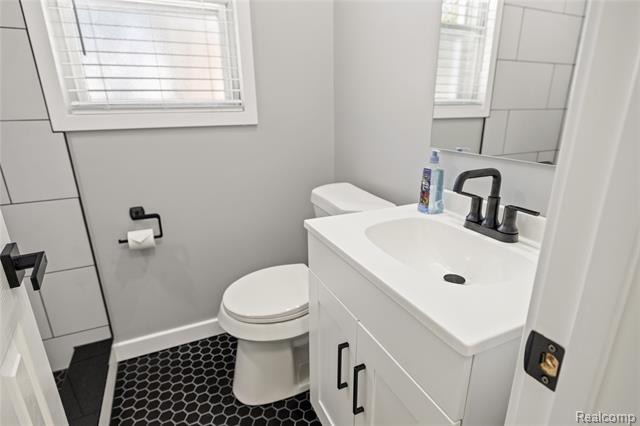 Builiding view twenty five for 65 Algansee, Troy, MI. 48083