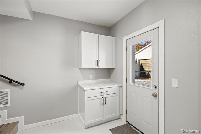 Builiding view twenty six for 65 Algansee, Troy, MI. 48083