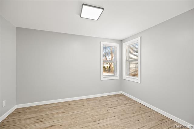 Builiding view twenty for 65 Algansee, Troy, MI. 48083