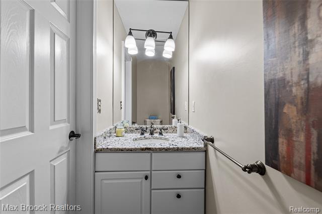 Builiding view fifty for 5605 Woodwind, Bloomfield Hills, MI. 48301