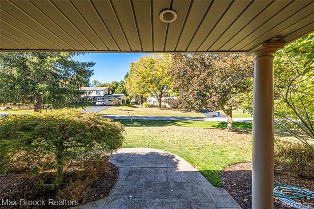 Builiding view one for 5605 Woodwind, Bloomfield Hills, MI. 48301