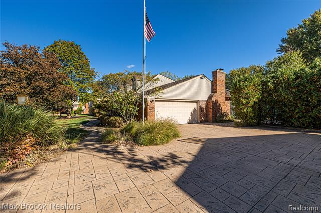 Builiding view six for 5605 Woodwind, Bloomfield Hills, MI. 48301