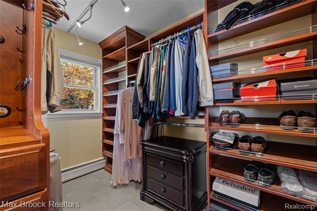 Builiding view thirty nine for 5605 Woodwind, Bloomfield Hills, MI. 48301