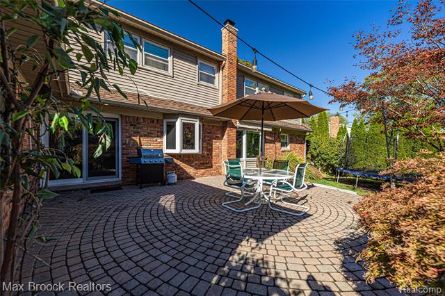 Builiding view twelve for 5605 Woodwind, Bloomfield Hills, MI. 48301