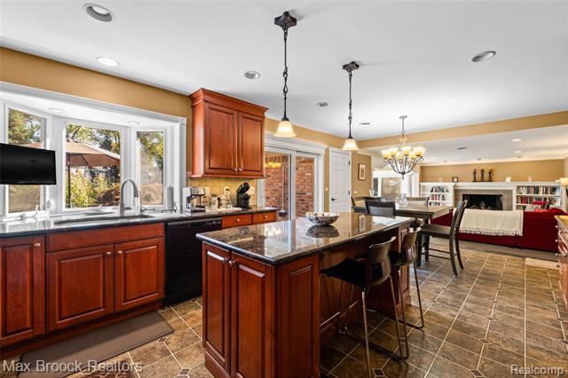 Builiding view twenty six for 5605 Woodwind, Bloomfield Hills, MI. 48301