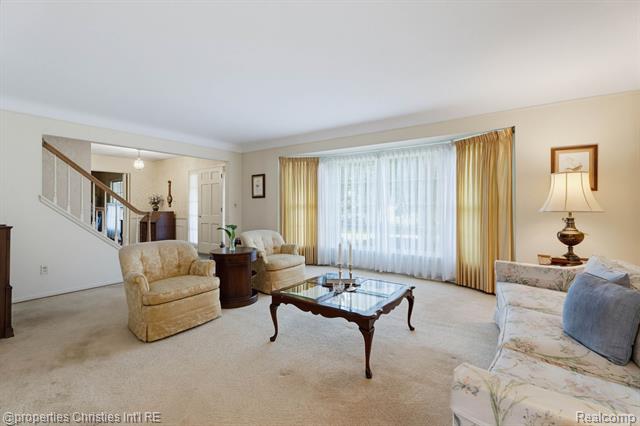 Builiding view five for 5600 Woodwind, Bloomfield Hills, MI. 48301