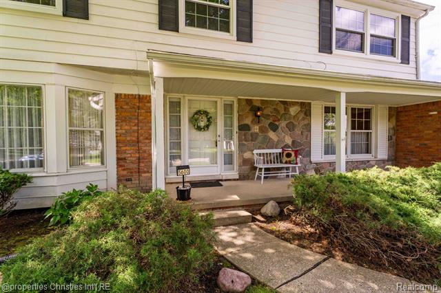 Builiding view one for 5600 Woodwind, Bloomfield Hills, MI. 48301