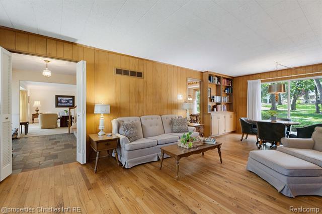 Builiding view thirteen for 5600 Woodwind, Bloomfield Hills, MI. 48301