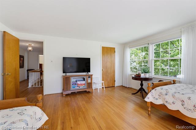 Builiding view twenty seven for 5600 Woodwind, Bloomfield Hills, MI. 48301