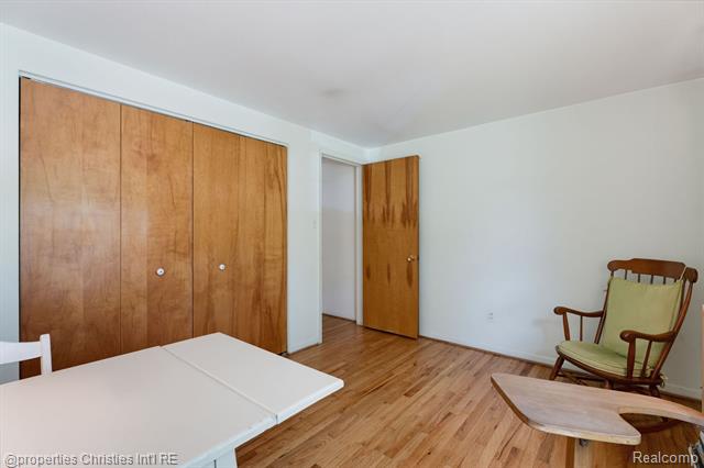 Builiding view twenty for 5600 Woodwind, Bloomfield Hills, MI. 48301
