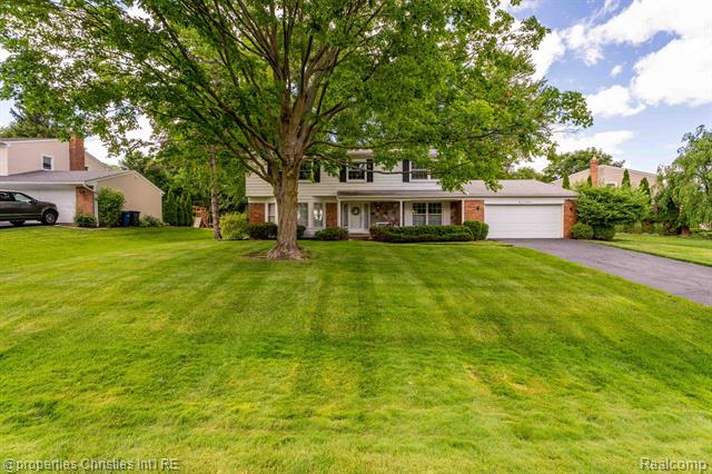 front view for 5600 Woodwind Dr, Bloomfield Hills, Mi. 48301