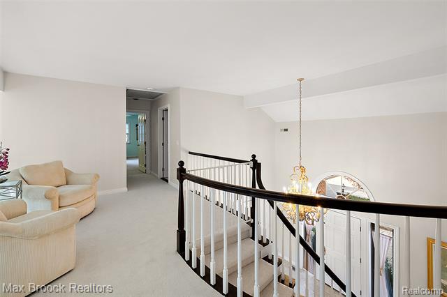 Builiding view fifteen for 3673 York, Bloomfield Hills, MI. 48301