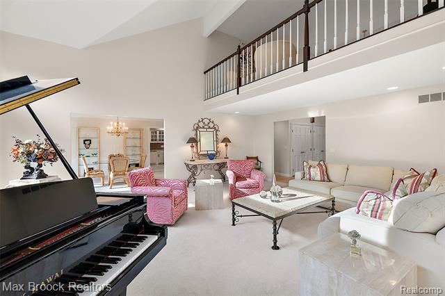 Builiding view four for 3673 York, Bloomfield Hills, MI. 48301