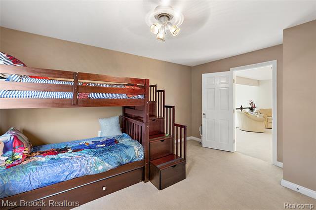 Builiding view nineteen for 3673 York, Bloomfield Hills, MI. 48301