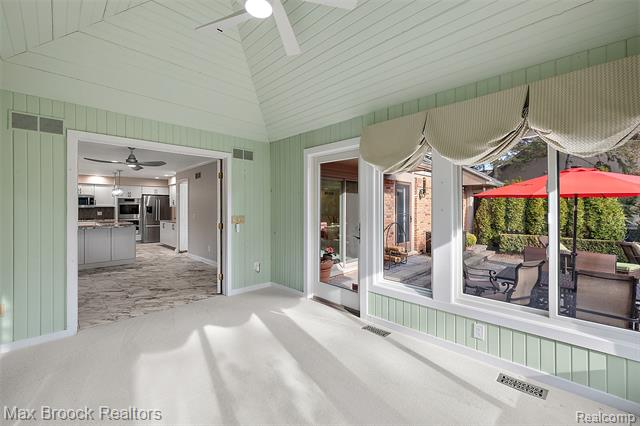 Builiding view ten for 3673 York, Bloomfield Hills, MI. 48301