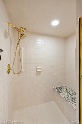 Builiding view thirteen for 3673 York, Bloomfield Hills, MI. 48301