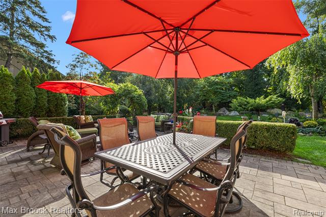 Builiding view twenty six for 3673 York, Bloomfield Hills, MI. 48301