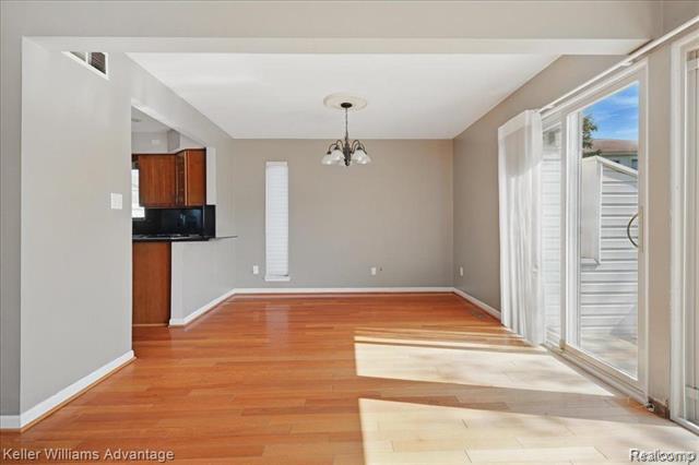 Builiding view eight for 5321 Fairway, West Bloomfield, MI. 48323