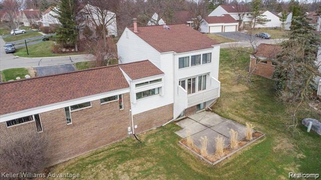 Builiding view one for 5321 Fairway, West Bloomfield, MI. 48323