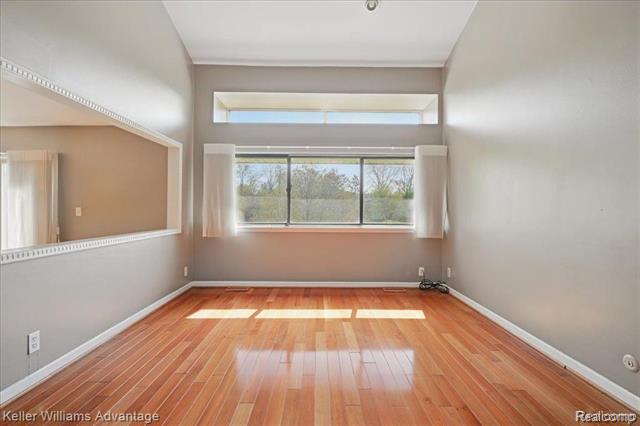 Builiding view six for 5321 Fairway, West Bloomfield, MI. 48323