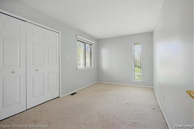 Builiding view twenty one for 5321 Fairway, West Bloomfield, MI. 48323