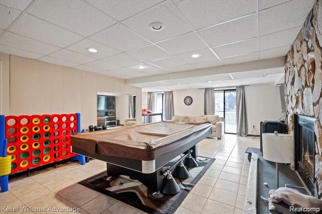 Builiding view twenty three for 5321 Fairway, West Bloomfield, MI. 48323