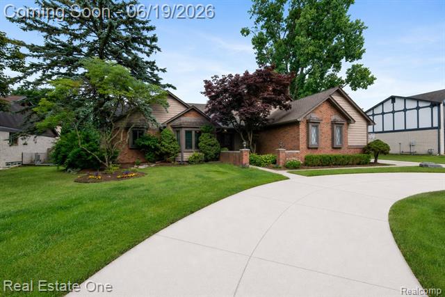 Builiding view one for 5277 Waterview, West Bloomfield, MI. 48323
