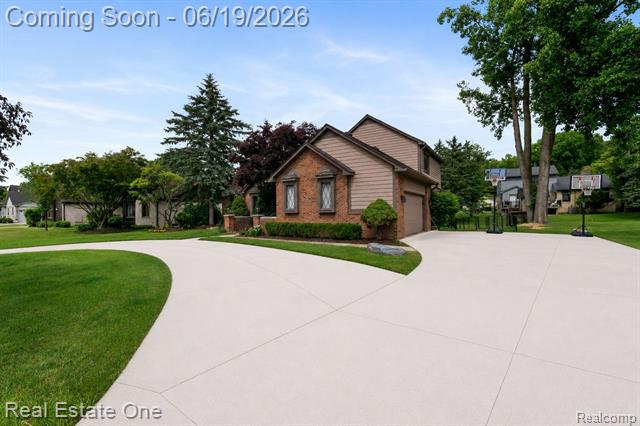 Builiding view two for 5277 Waterview, West Bloomfield, MI. 48323