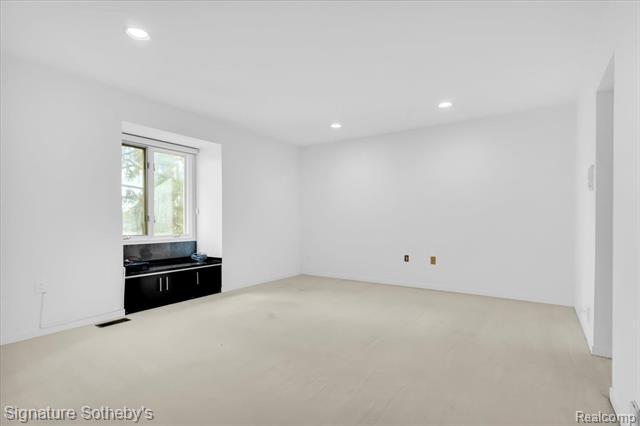 Builiding view fourteen for 4156 Marlwood, West Bloomfield, MI. 48323