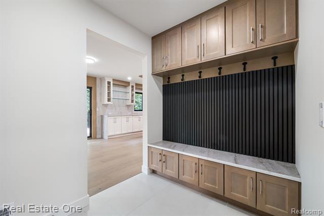 Builiding view sixteen for 1683 Mark Hopkins, Bloomfield Hills, MI. 48302