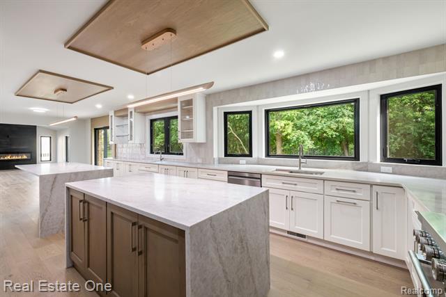 Builiding view ten for 1683 Mark Hopkins, Bloomfield Hills, MI. 48302