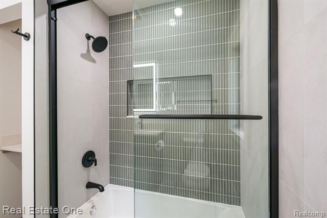 Builiding view thirty one for 1683 Mark Hopkins, Bloomfield Hills, MI. 48302