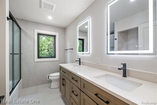 Builiding view twenty nine for 1683 Mark Hopkins, Bloomfield Hills, MI. 48302
