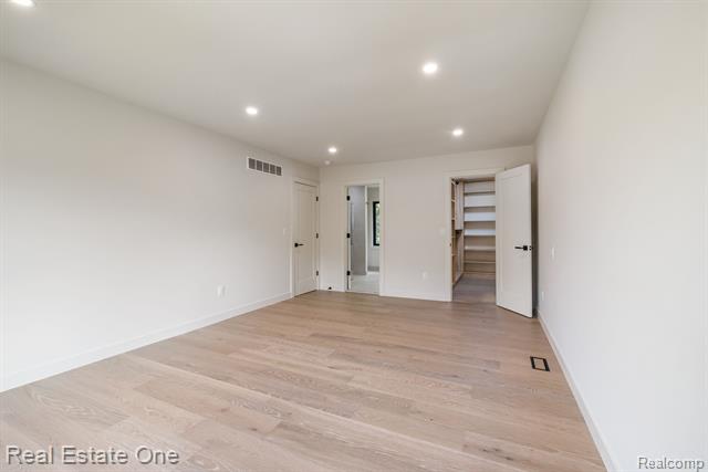 Builiding view twenty for 1683 Mark Hopkins, Bloomfield Hills, MI. 48302