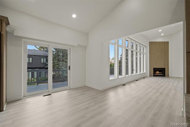 Builiding view eleven for 4117 Marlwood, West Bloomfield, MI. 48323