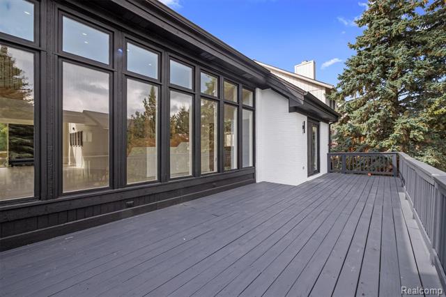 Builiding view fifty five for 4117 Marlwood, West Bloomfield, MI. 48323