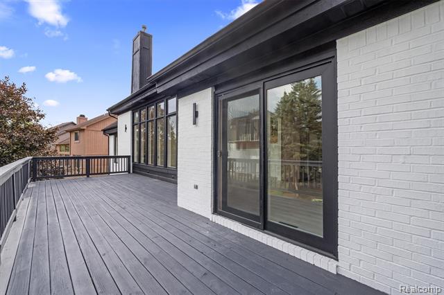 Builiding view fifty seven for 4117 Marlwood, West Bloomfield, MI. 48323