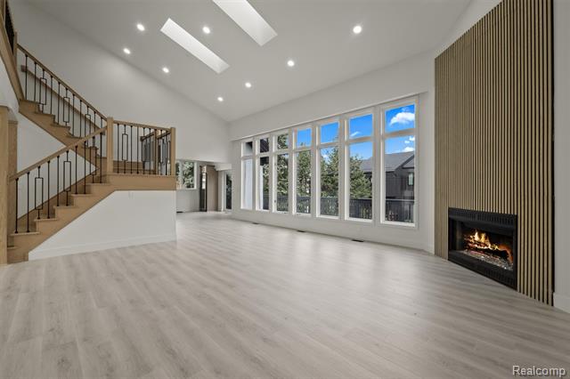 Builiding view five for 4117 Marlwood, West Bloomfield, MI. 48323