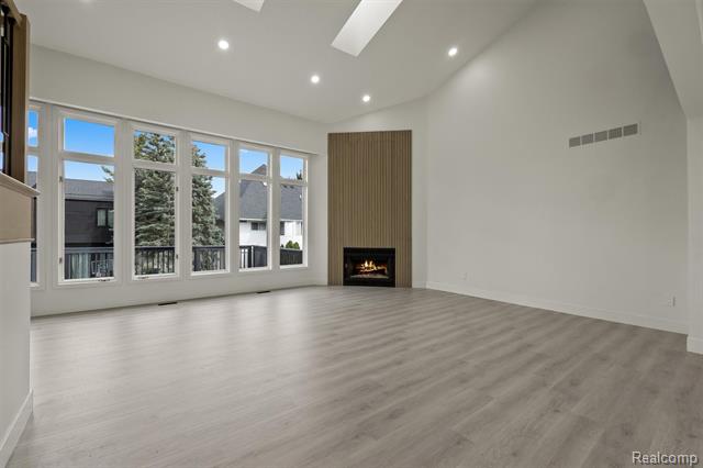 Builiding view four for 4117 Marlwood, West Bloomfield, MI. 48323