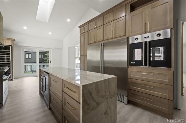 Builiding view fourteen for 4117 Marlwood, West Bloomfield, MI. 48323