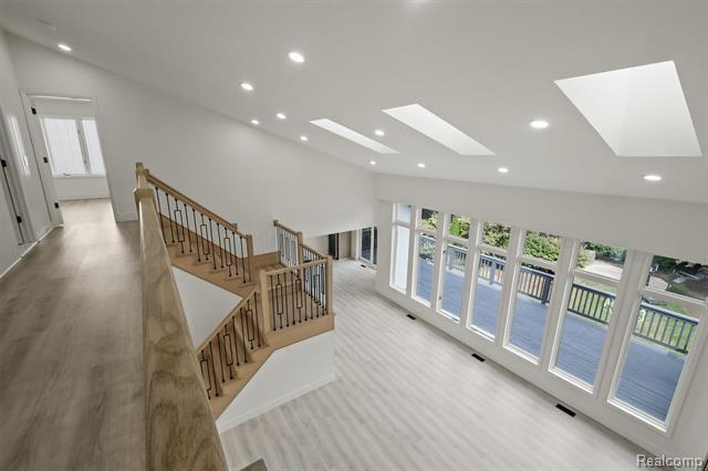 Builiding view ten for 4117 Marlwood, West Bloomfield, MI. 48323