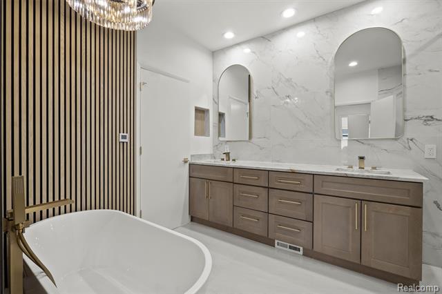 Builiding view thirty for 4117 Marlwood, West Bloomfield, MI. 48323