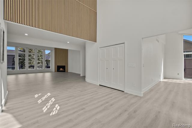 Builiding view three for 4117 Marlwood, West Bloomfield, MI. 48323