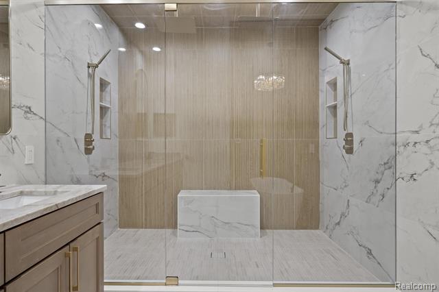 Builiding view twenty eight for 4117 Marlwood, West Bloomfield, MI. 48323