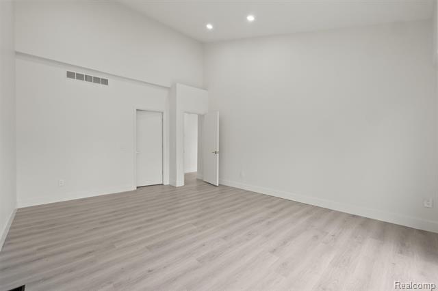 Builiding view twenty three for 4117 Marlwood, West Bloomfield, MI. 48323